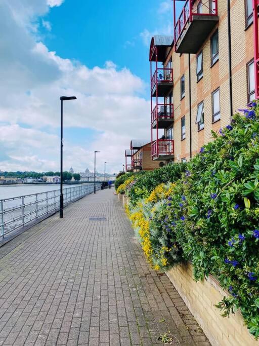 Bright &Spacious One Bedroom Flat Off Canary Wharf Λονδίνο Εξωτερικό φωτογραφία